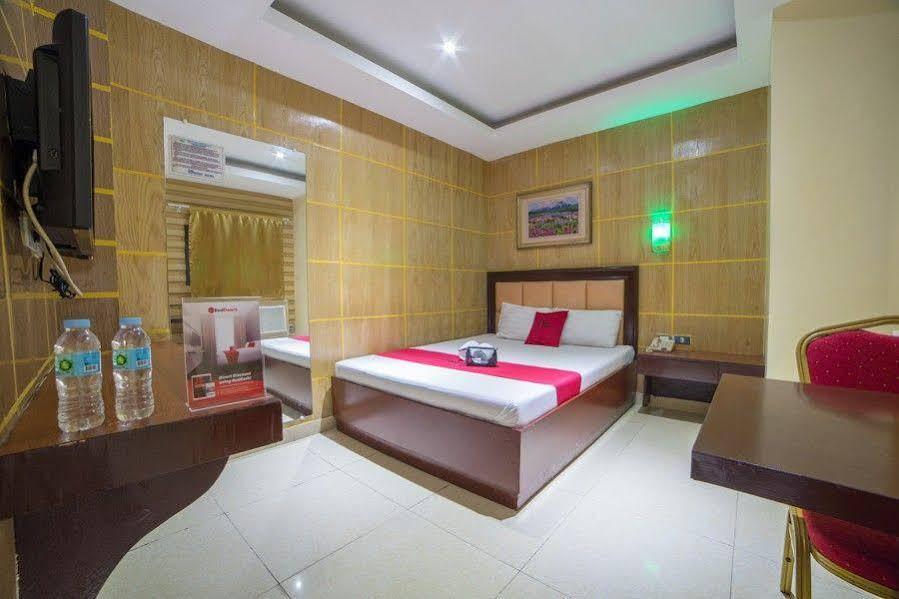 Reddoorz At Winter Hotel Araneta Quezon City Exterior foto