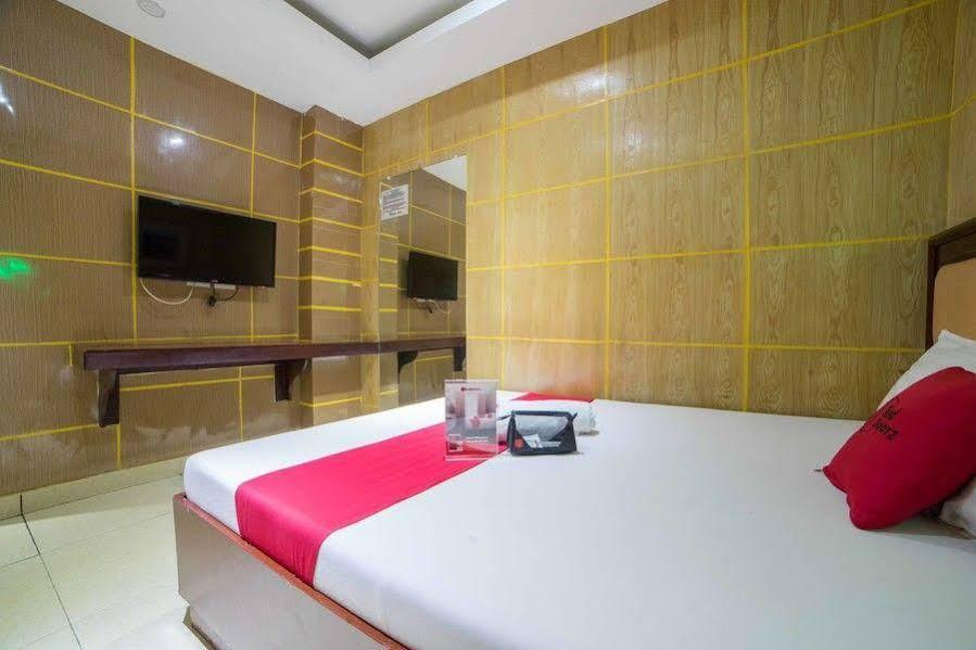 Reddoorz At Winter Hotel Araneta Quezon City Exterior foto