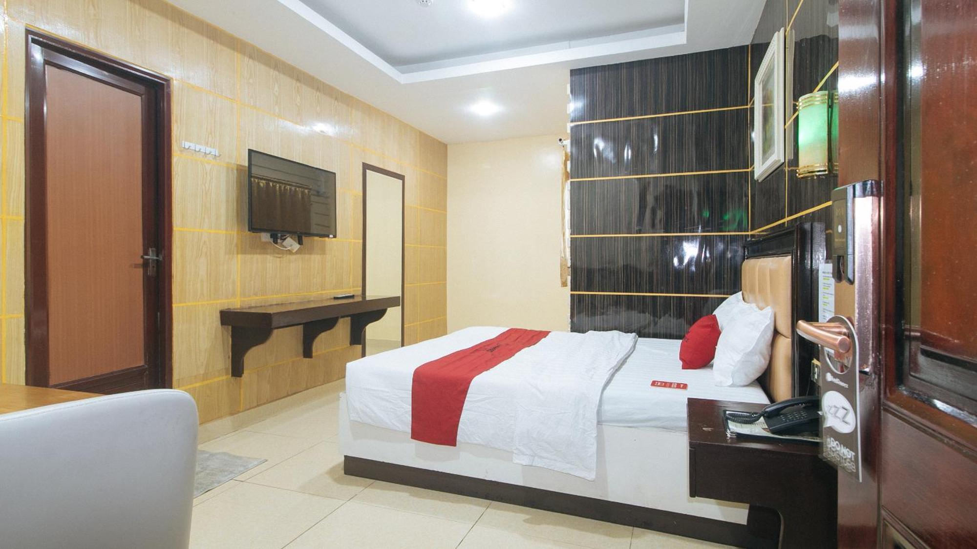 Reddoorz At Winter Hotel Araneta Quezon City Exterior foto