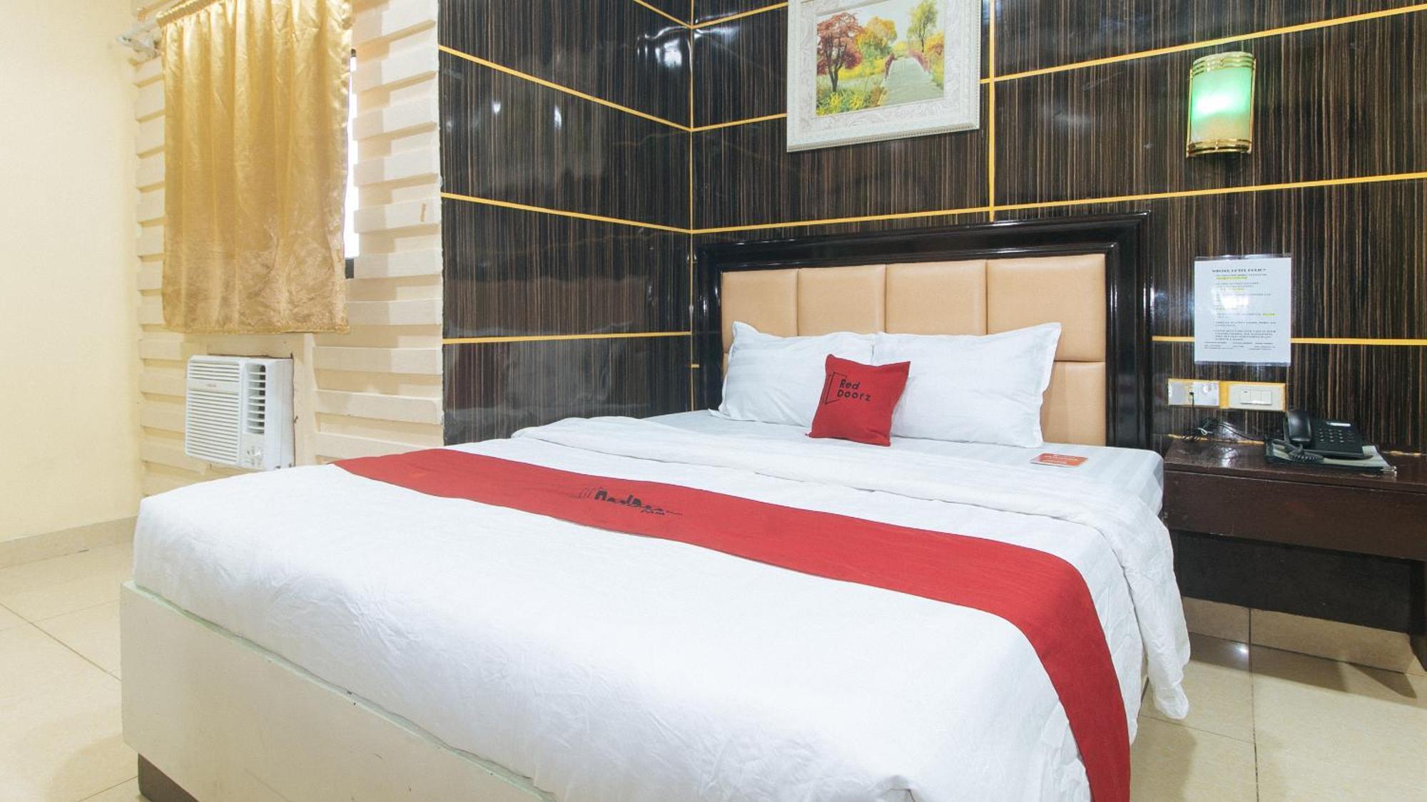 Reddoorz At Winter Hotel Araneta Quezon City Exterior foto